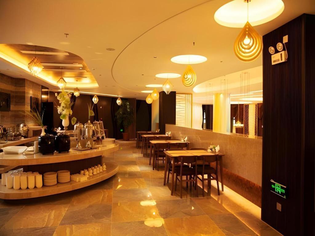 Jinjiang Metropolo Hotel - Liyang Tianmu Lake Changzhou  Bagian luar foto