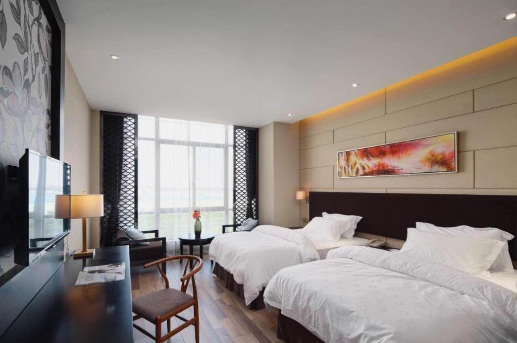 Jinjiang Metropolo Hotel - Liyang Tianmu Lake Changzhou  Bagian luar foto