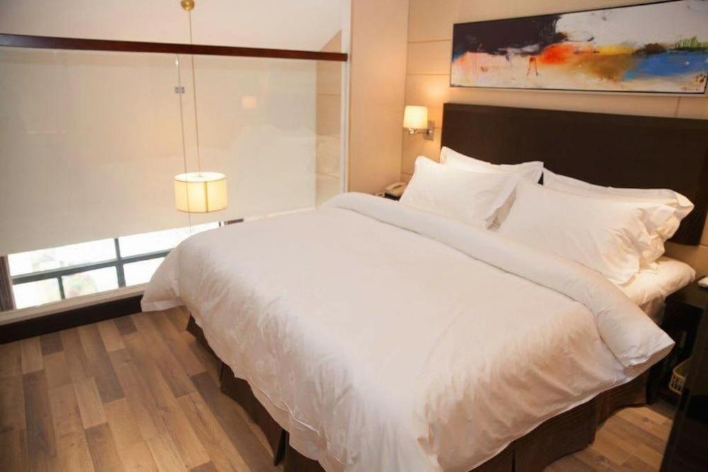 Jinjiang Metropolo Hotel - Liyang Tianmu Lake Changzhou  Bagian luar foto