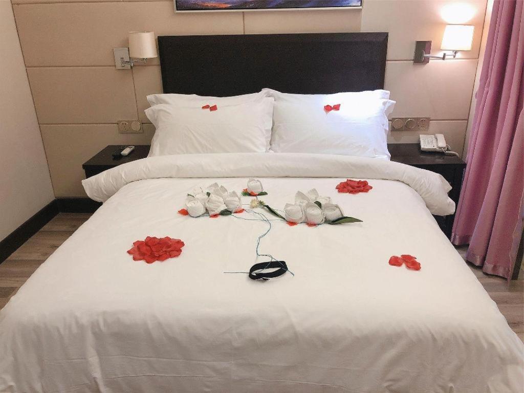 Jinjiang Metropolo Hotel - Liyang Tianmu Lake Changzhou  Bagian luar foto