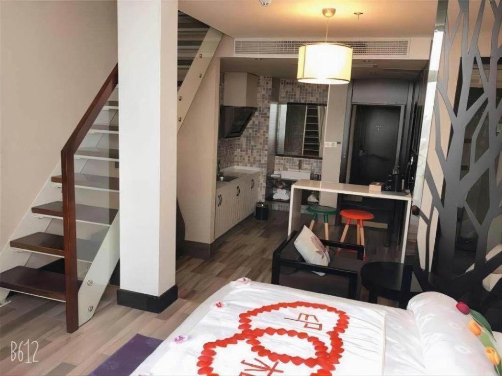 Jinjiang Metropolo Hotel - Liyang Tianmu Lake Changzhou  Bagian luar foto
