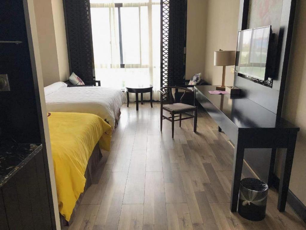 Jinjiang Metropolo Hotel - Liyang Tianmu Lake Changzhou  Bagian luar foto