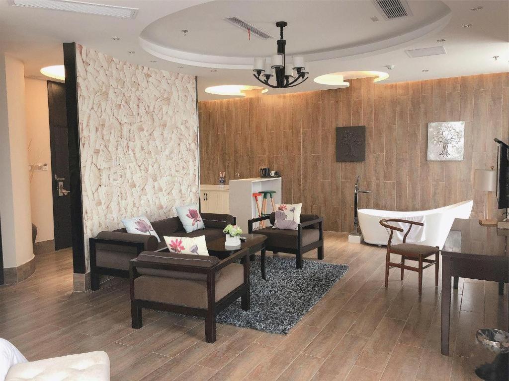 Jinjiang Metropolo Hotel - Liyang Tianmu Lake Changzhou  Bagian luar foto