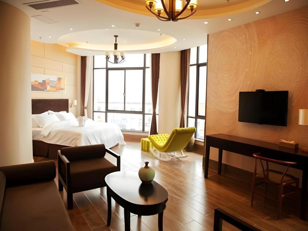 Jinjiang Metropolo Hotel - Liyang Tianmu Lake Changzhou  Bagian luar foto