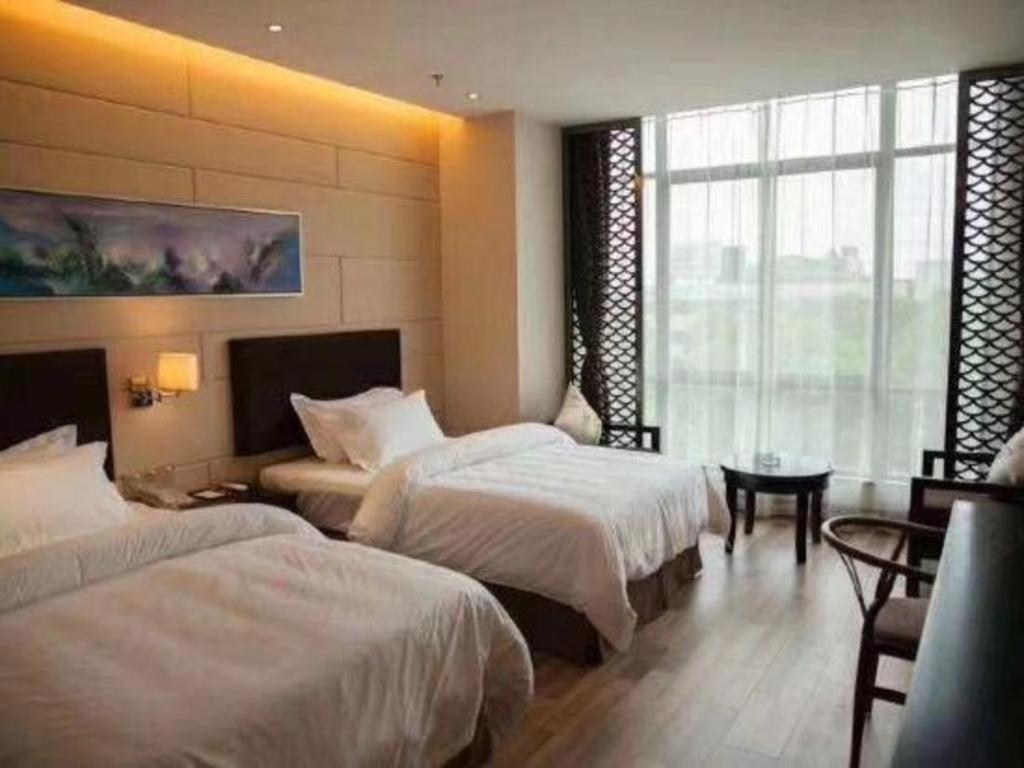 Jinjiang Metropolo Hotel - Liyang Tianmu Lake Changzhou  Bagian luar foto
