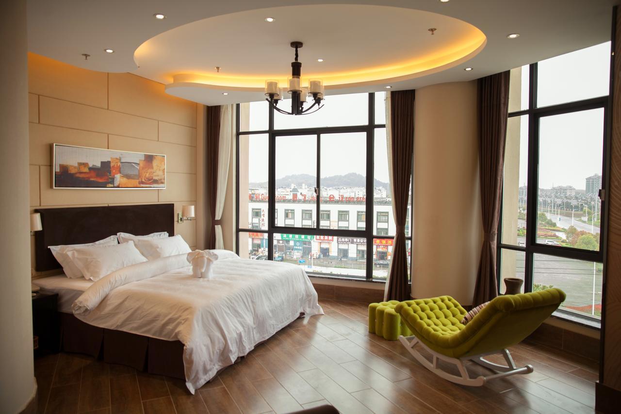Jinjiang Metropolo Hotel - Liyang Tianmu Lake Changzhou  Bagian luar foto