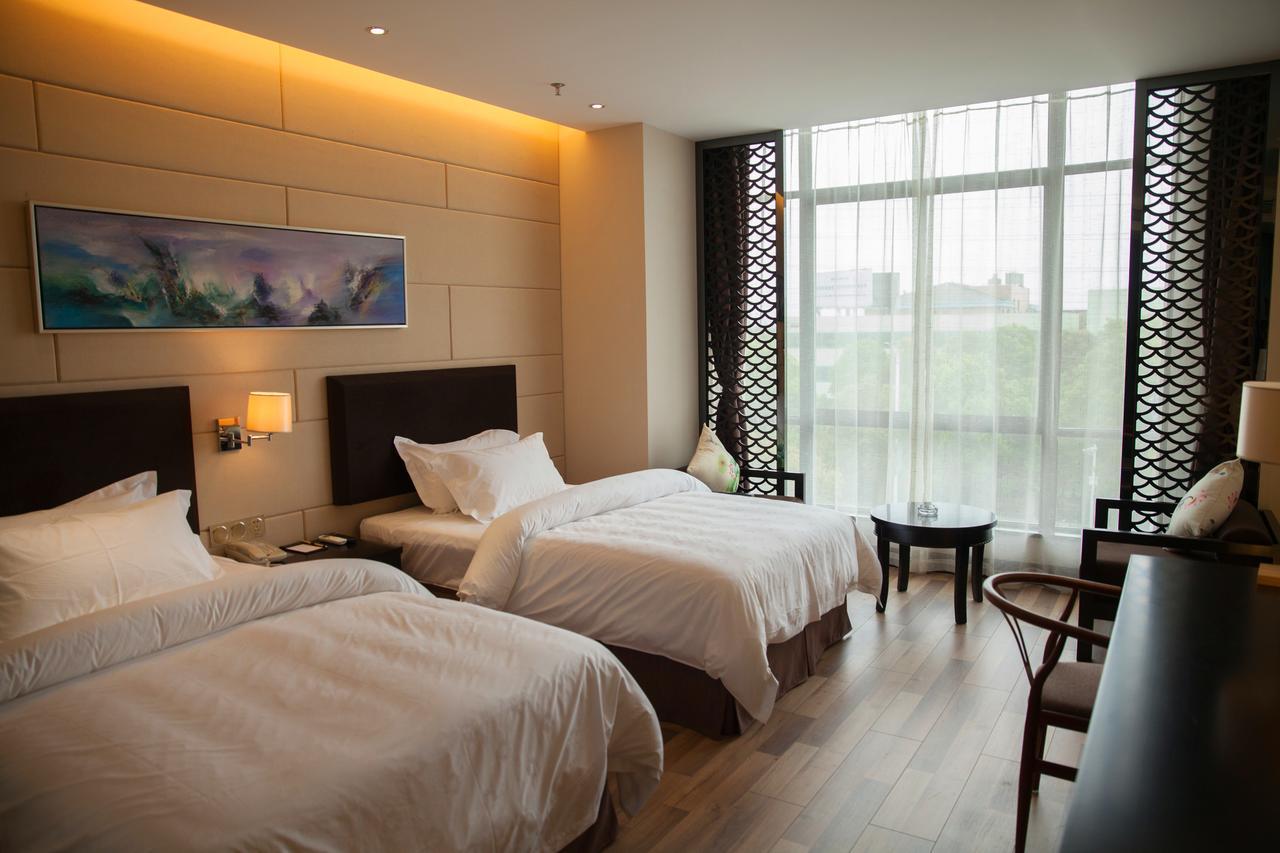 Jinjiang Metropolo Hotel - Liyang Tianmu Lake Changzhou  Bagian luar foto