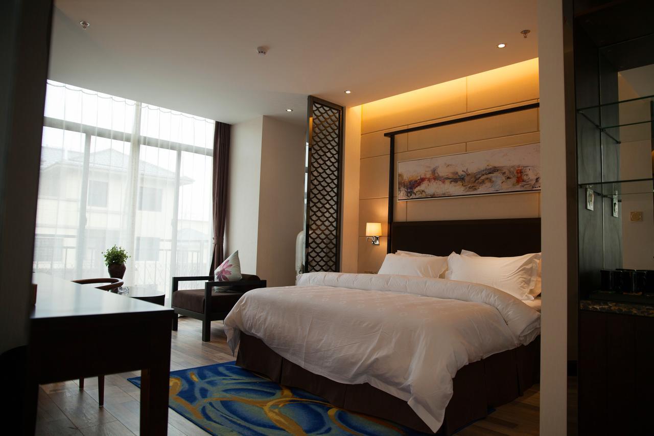 Jinjiang Metropolo Hotel - Liyang Tianmu Lake Changzhou  Bagian luar foto